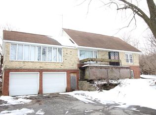 2800 Seminole Valley Rd NE, Cedar Rapids, IA 52411