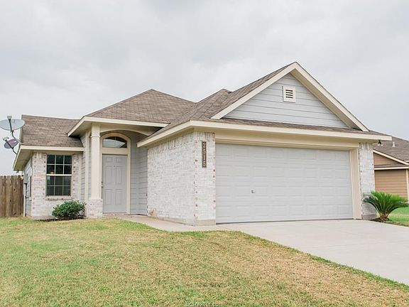 2nd image of 2515 Elkhorn Trl