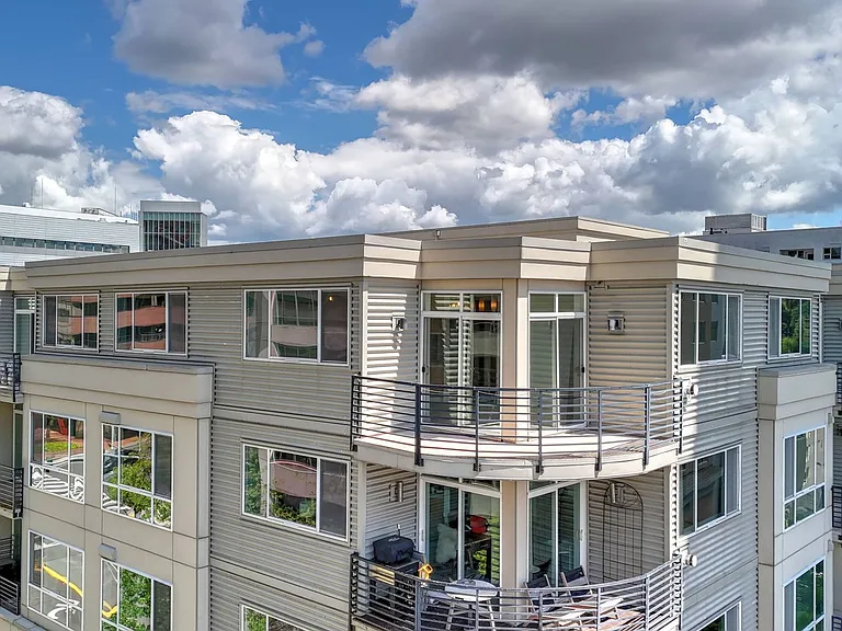300 110th Ave NE #605 — Photo 2