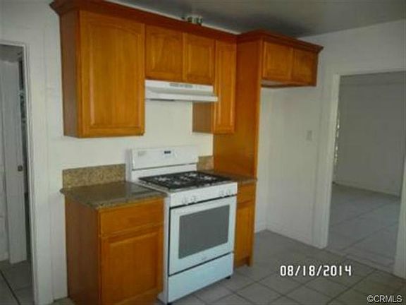 5th image of 753 E D St
