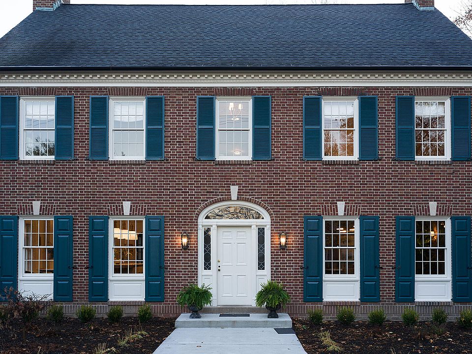 1st image of 60 Woodward Ln SE