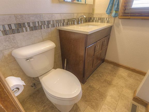 2nd image of 2915 Sage Dr