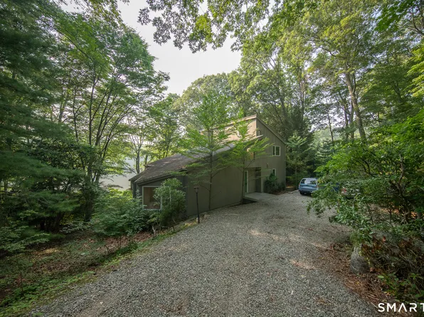 45 Trumbull Road, Waterford, CT 06385