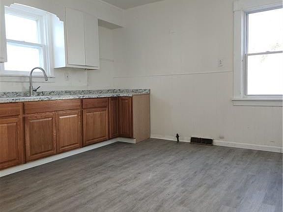 2nd image of 28 Langmeyer Ave