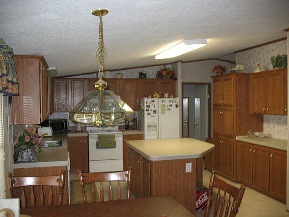 2nd image of 929 W Young Ave