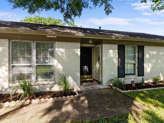 3rd image of 3413 Valley Brook Dr