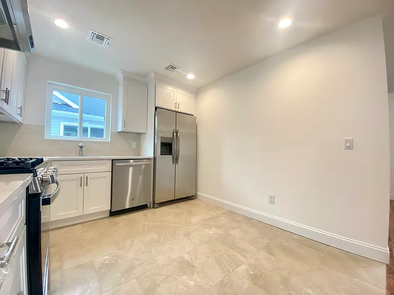 881 Sinclair Ave #2F — Photo 8