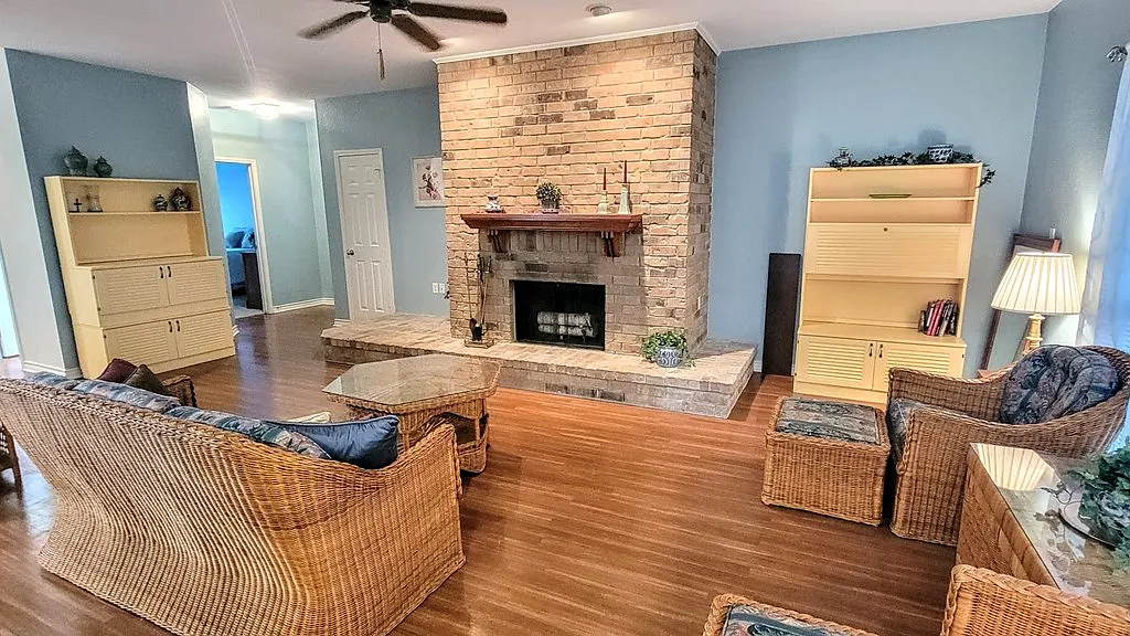2 bed, 2.5 bath, 1457 sqft, $1,800 — Photo 4