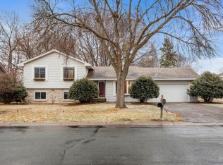 6320 Larch Ln N, Maple Grove, MN 55369