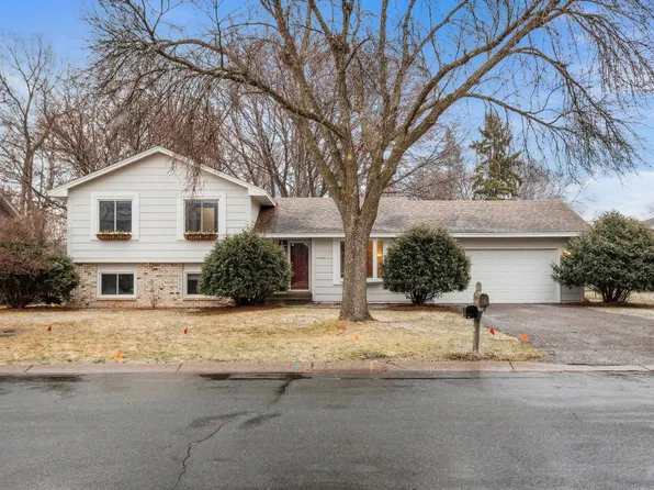 6320 Larch Ln N, Maple Grove, MN 55369