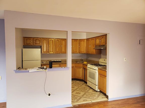 3rd image of 144 176th St #1