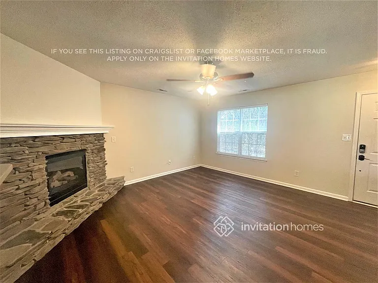 942 Ramsgate Dr SW — Photo 2