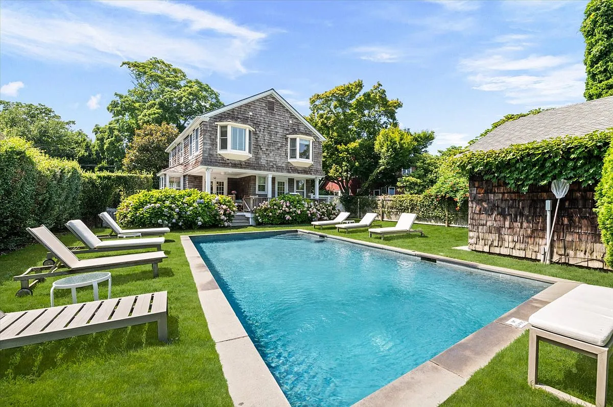 Southampton Village Perfection — Photo 1