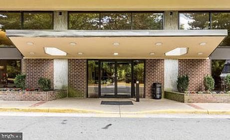 2nd image of 3800 Powell Ln APT 317