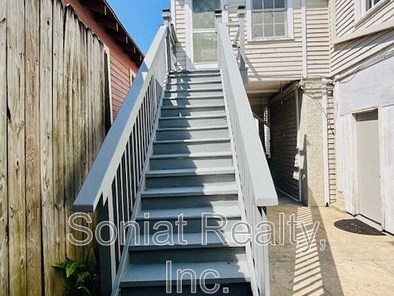 5th image of 815 Dante St #C
