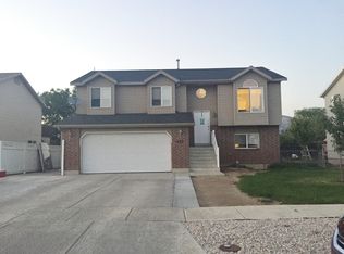 422 W Woodbury Dr, Ogden, UT 84404