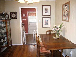 3rd image of 3968 Philwood Ave