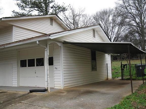 4th image of 4155 English Oak Dr