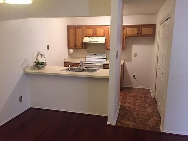 1st image of 1183 Lombard Ln