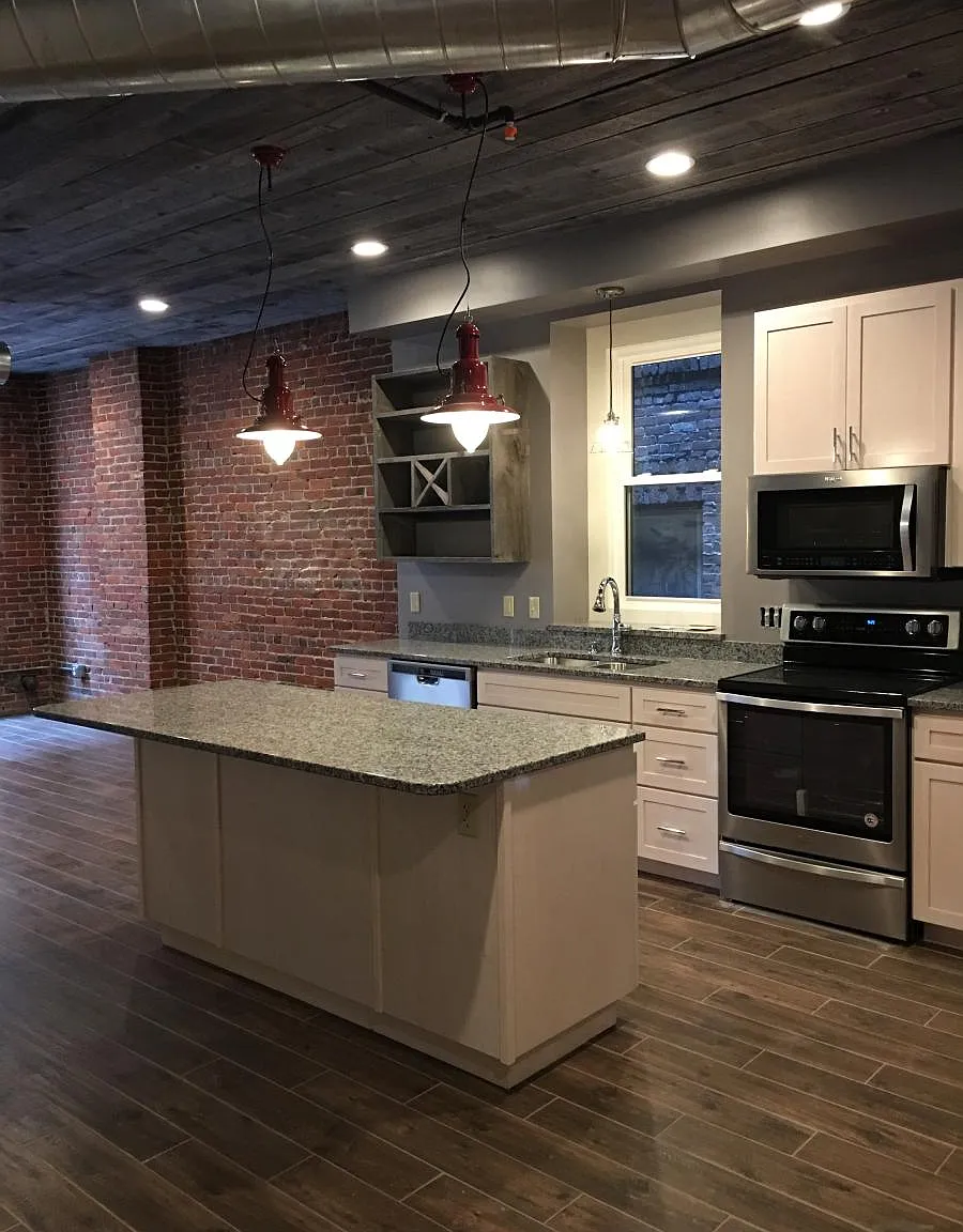 2 bed, 1010 sqft, $2,200 — Photo 2