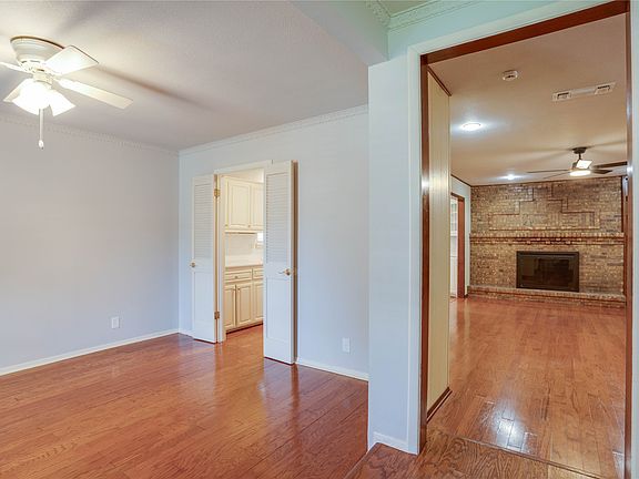 4th image of 615 Oxford Dr