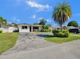 8821 NW 11th St, Pembroke Pines, FL 33024