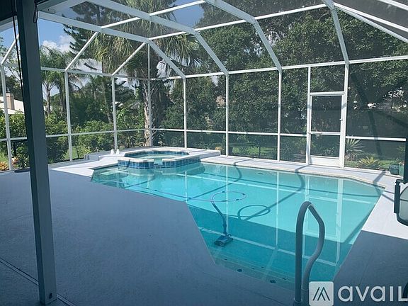 3rd image of 1088 Hoover Cir