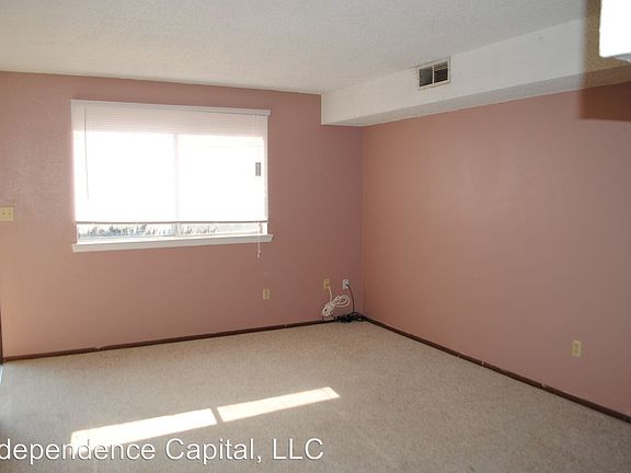 2nd image of 2814 Parque De Oeste Dr APT 02