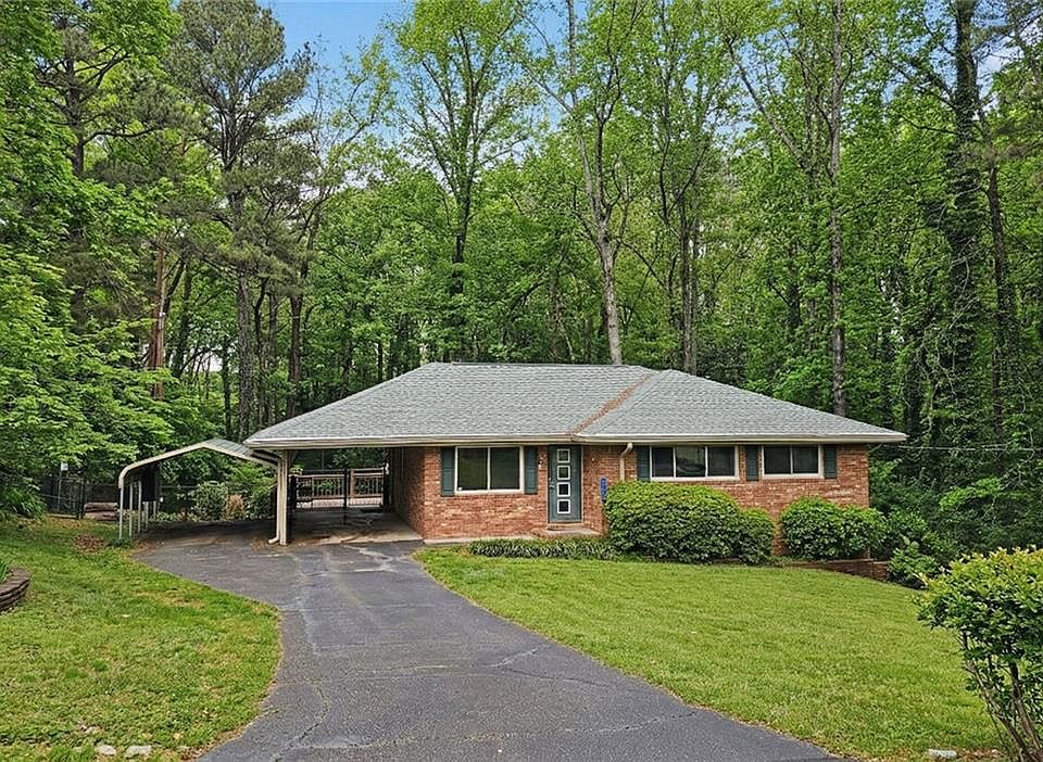 1st image of 456 Plantation Rd SW