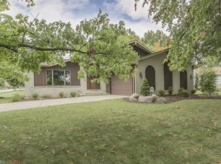 6984 Carol Dr, Independence, OH 44131