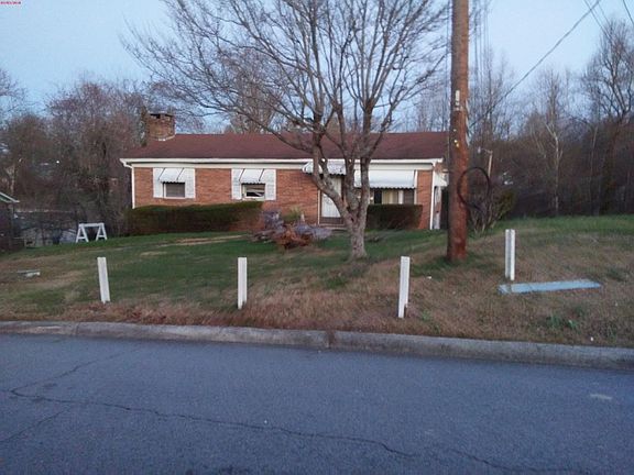 2nd image of 825 Bowerwood Dr