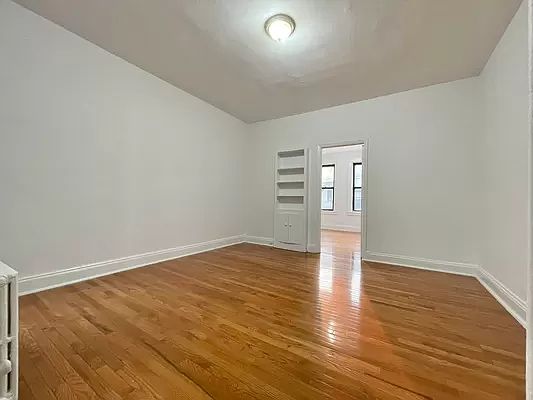 4th image of 34-28 43rd St #2A
