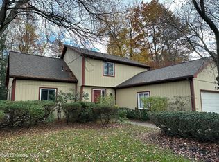 200 Lancashire Pl, Niskayuna, NY 12309