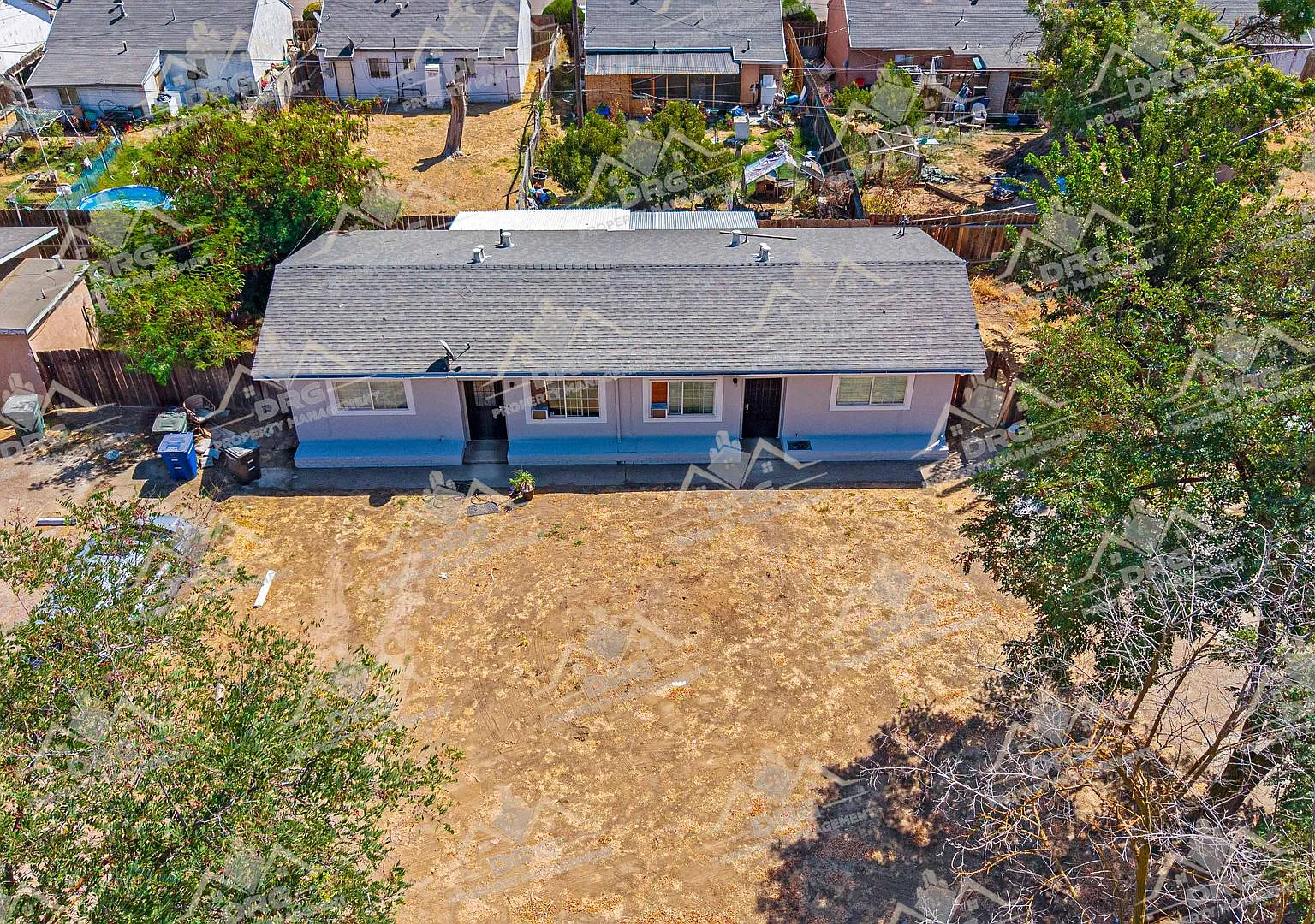 2 Bed / 1 Bath available - Hablo Espanol — Photo 3