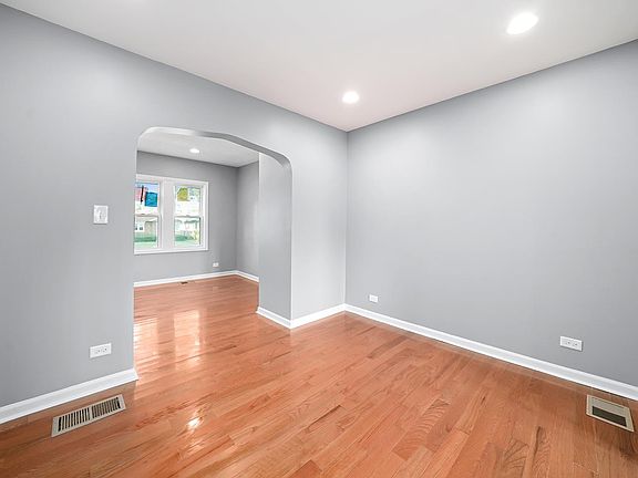 5th image of 3713 Oak Park Ave