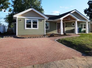 48 Greenbrook Dr, Levittown, PA 19055