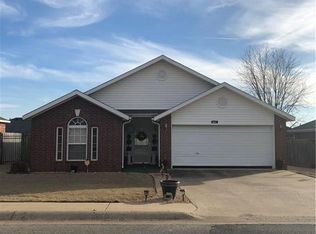 861 Bliss St, Centerton, AR 72719