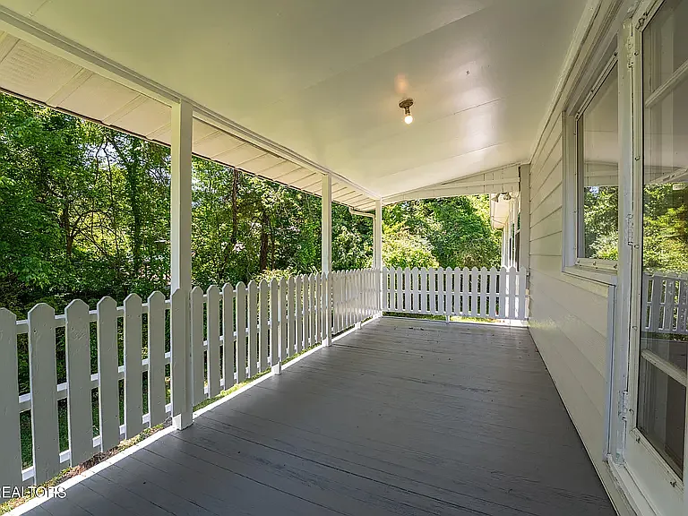 101 Disston Rd — Photo 18