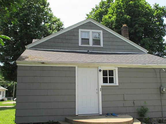 4th image of 222 E Linden Ave