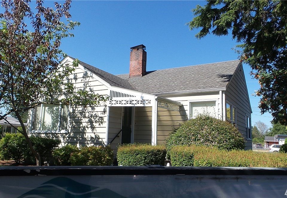 1st image of 143 Thomas St NW