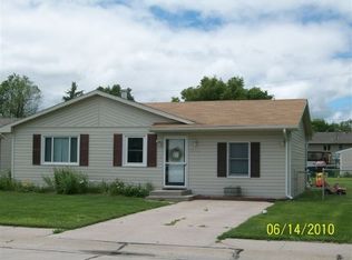 810 S McCabe Ave, North Platte, NE 69101