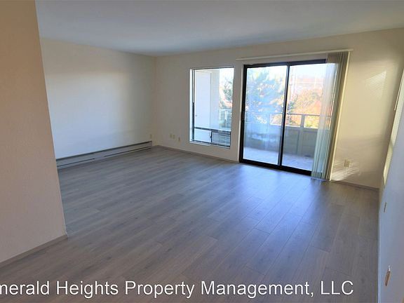 3rd image of 2820 15th Ave W APT 305