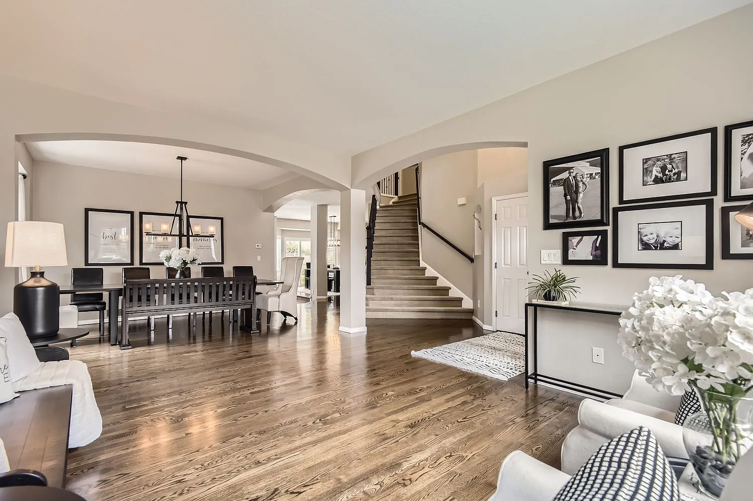5 bed, 4229 sqft, $4,400 — Photo 4