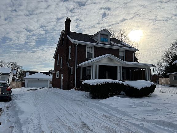 3rd image of 115 Gibson Ave