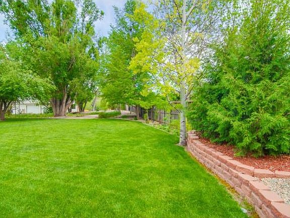 Enjoy private yard