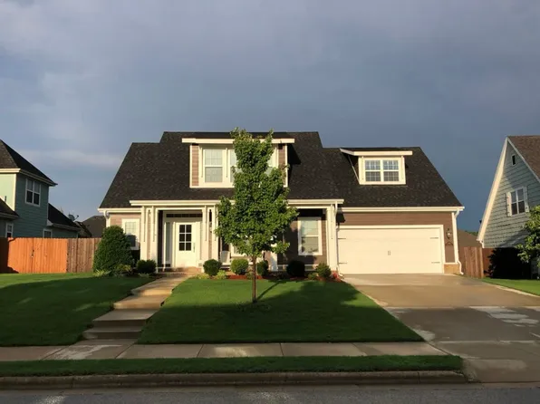 1205 Chancery Ln, Cave Springs, AR 72718