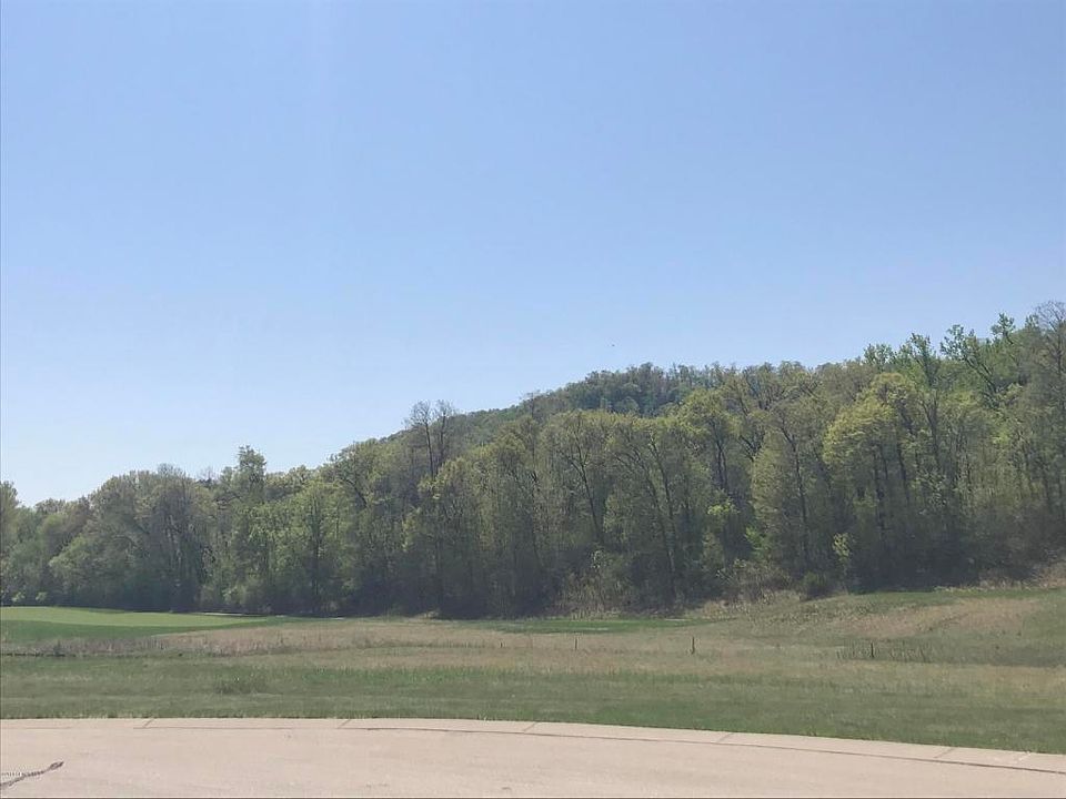 1st image of 129 Emerald Lake Dr