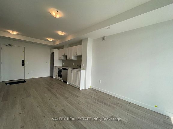 3rd image of 461 Green Rd #1115