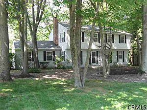1st image of 136 Woodhaven Dr