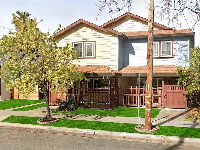 4411 4th Ave — Photo 1
